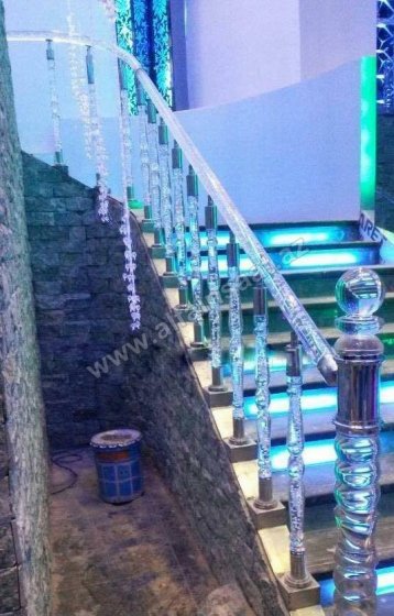 Pleksi məhəccər sistemləri